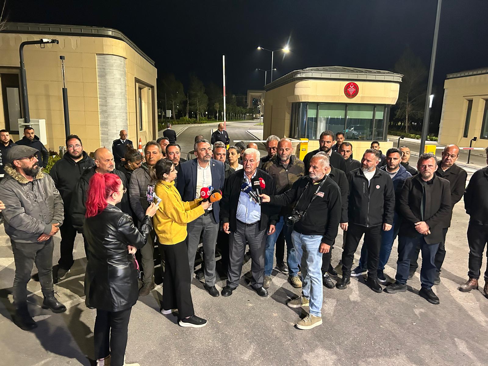 Acil servis de dahil edildi, okullar da grevde… Sendikalar yarın yine Meclis önünde