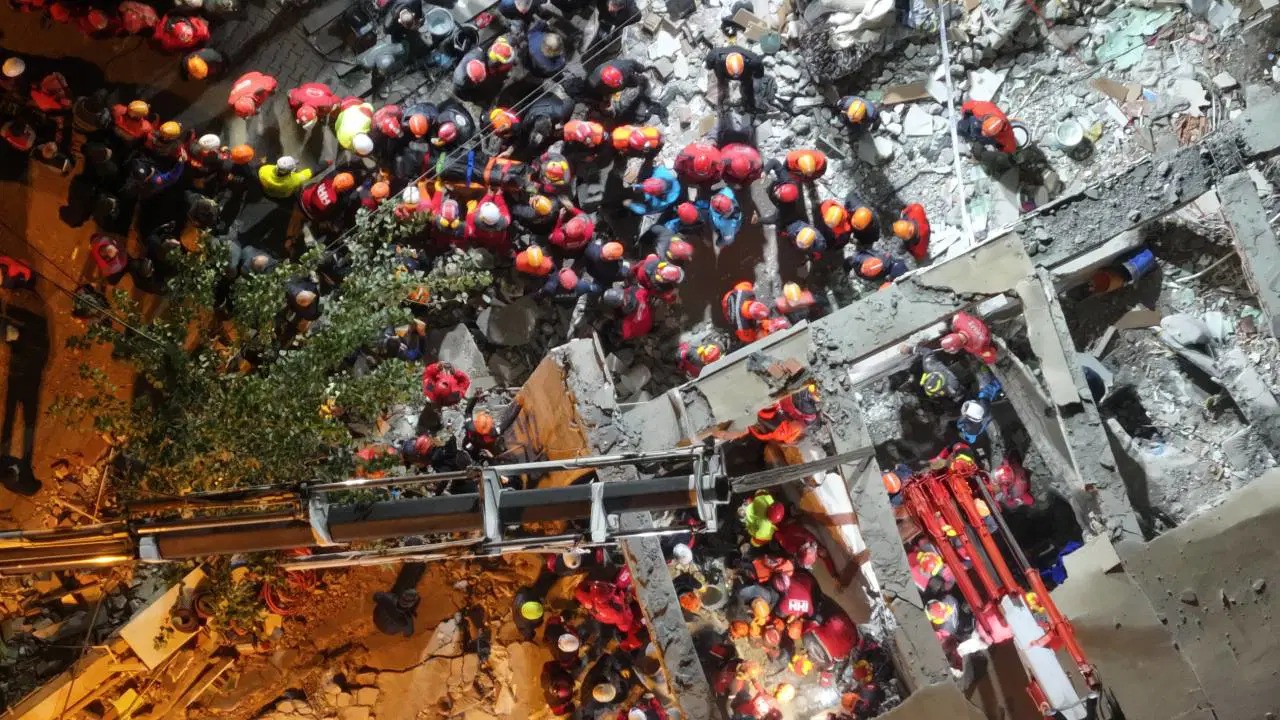 Kocaeli'de bir acı haber daha: Anne babanın da bedenlerine ulaşıldı
