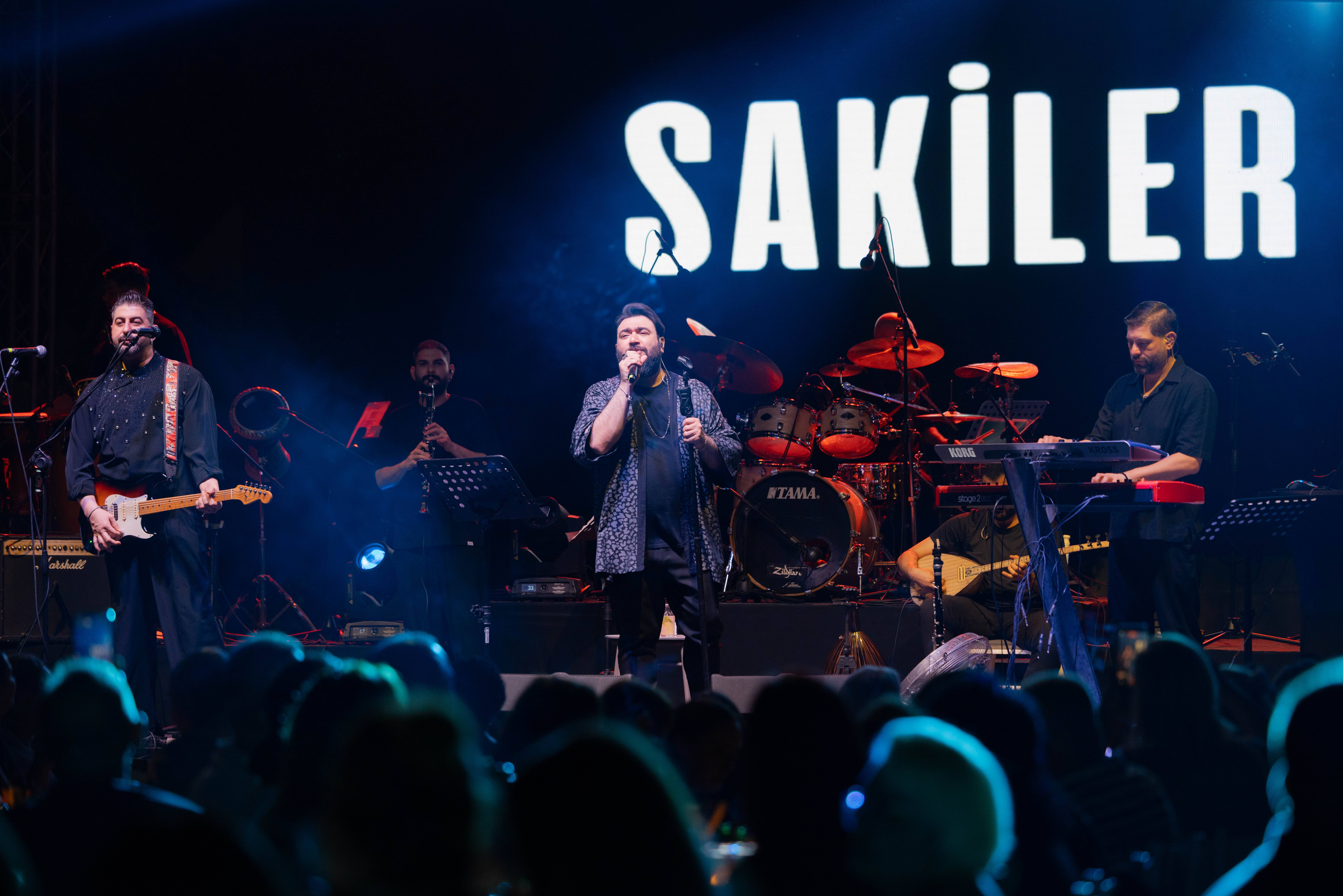 Sakiler, Merit Royal Gardens’ta unutulmaz bir yaz gecesine imza attı