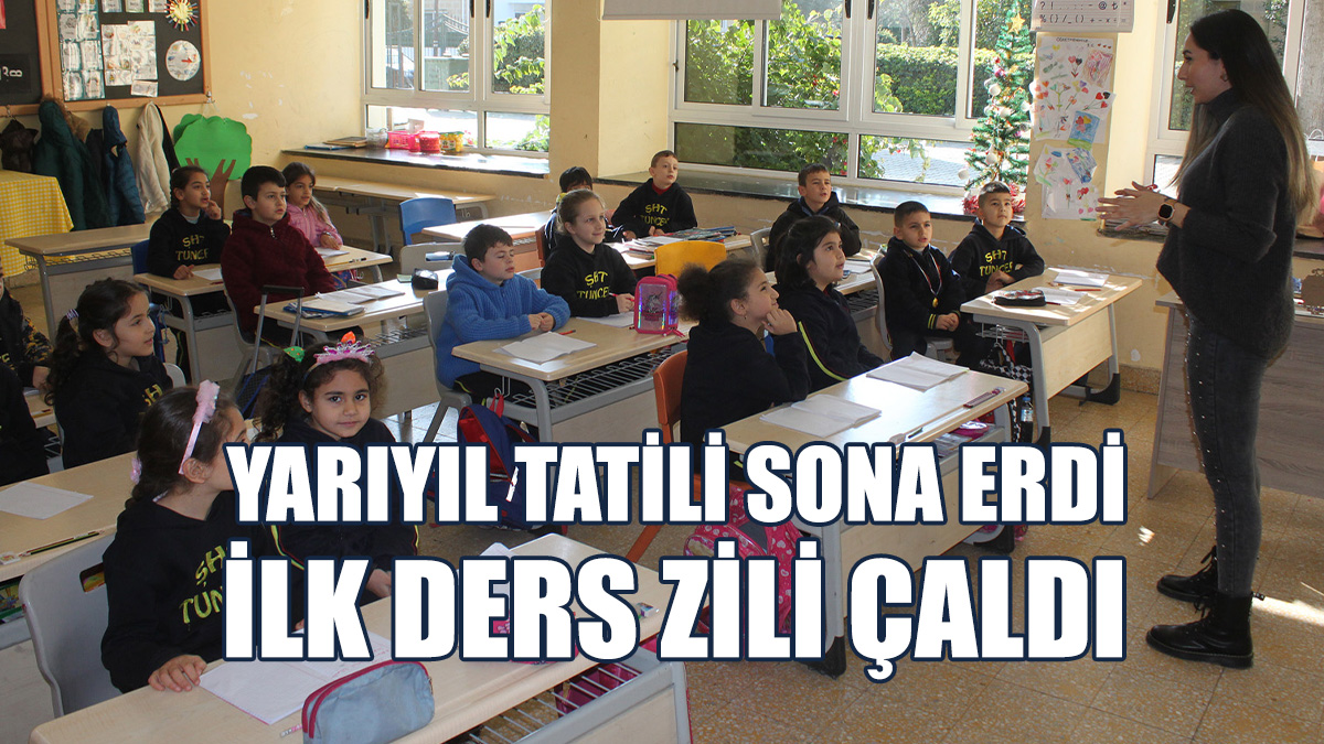 Öğrenci Ve Öğretmenler Ders Başı Yaptı