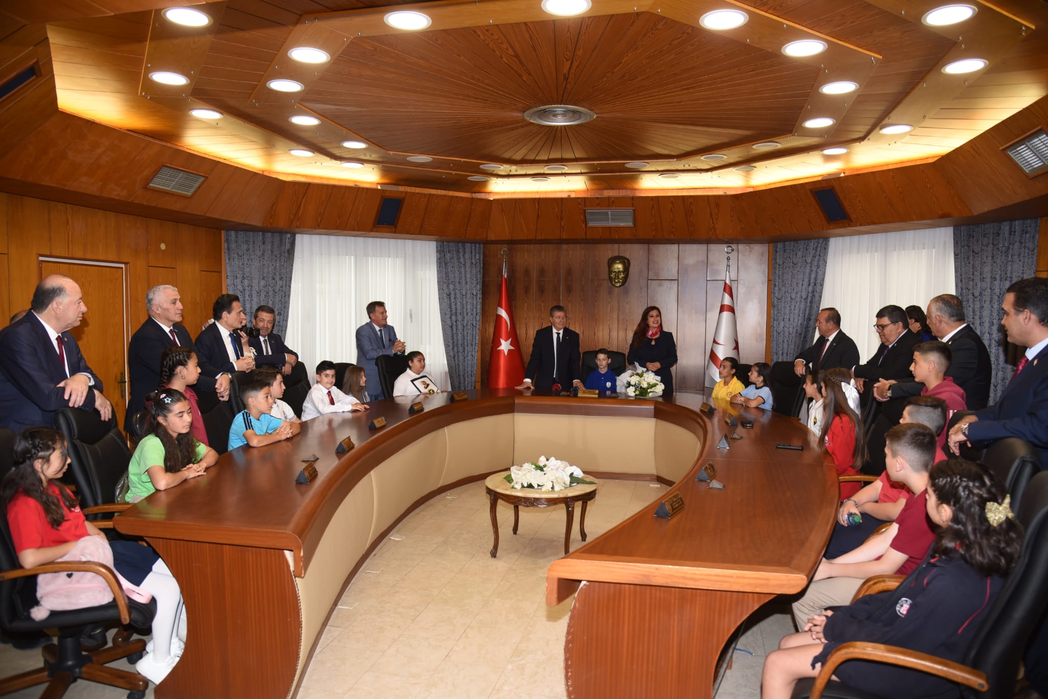 Bakanlık koltukları çocuklara devredildi