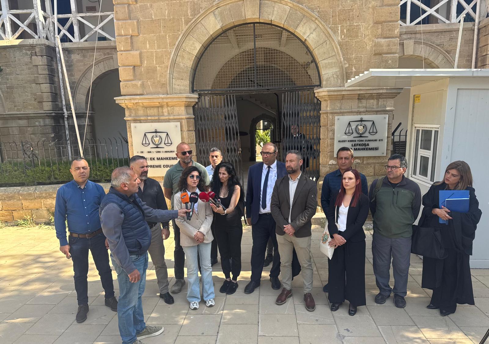 22 öğretmenin 2 polisi darp ettiği iddiası ile açılan dava 1 Ekim’e ertelendi