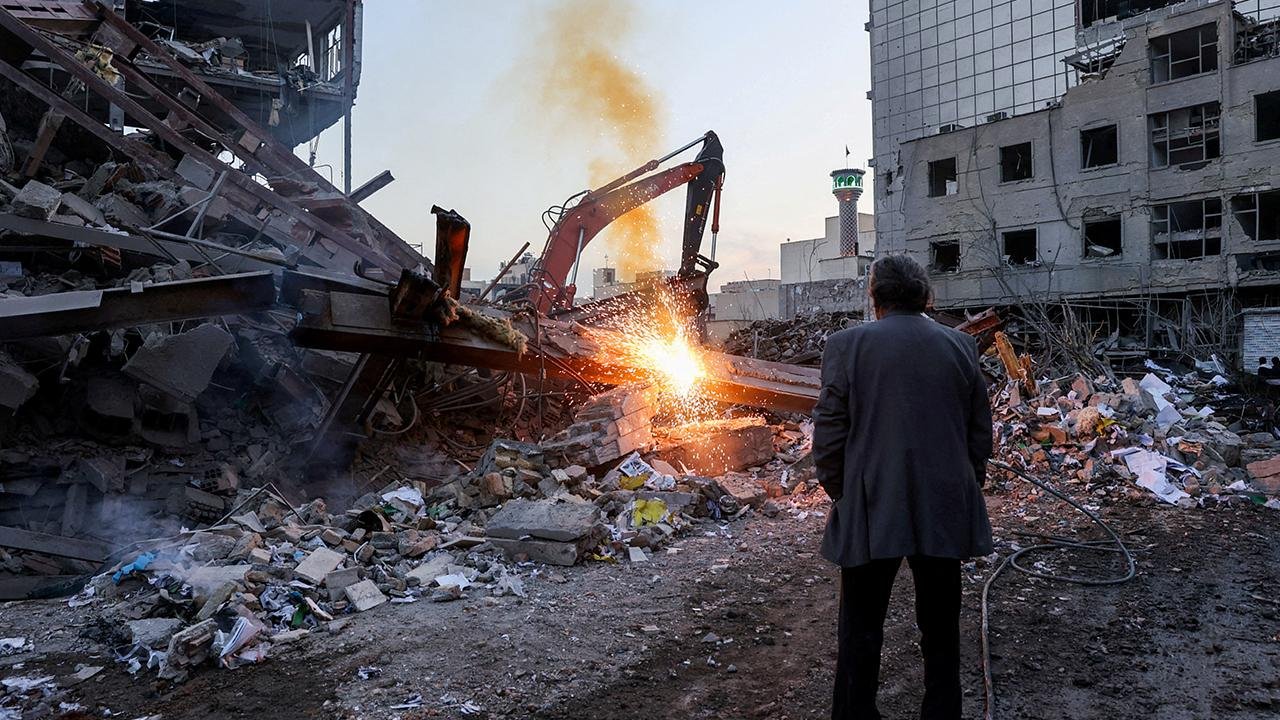 İsrail yeni hava saldırısı başlattı: Tahran'da patlamalar…