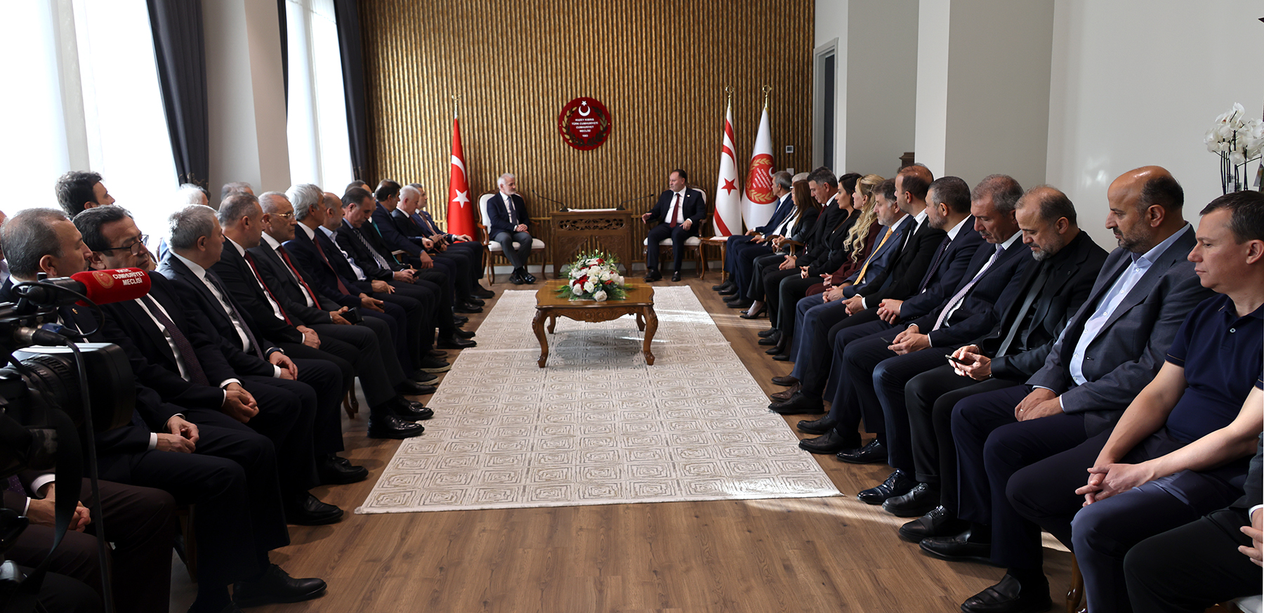 Öztürkler: Dünya bizi tek taraflı cezalandırma peşinde