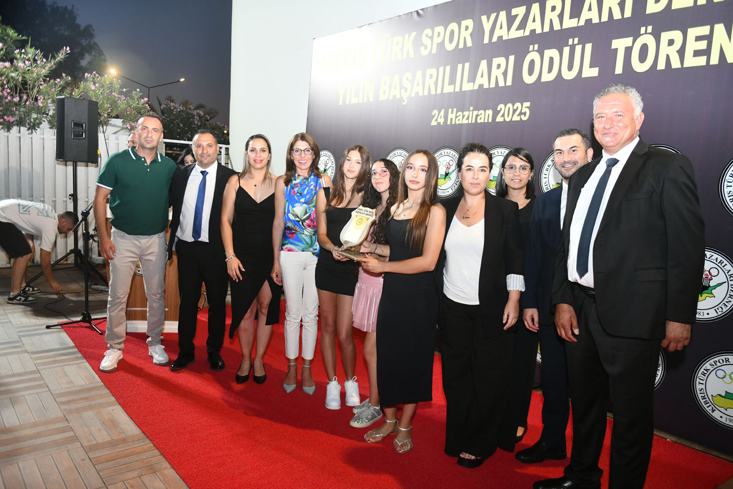 Esin Leman Lisesi’nin, Şampiyon Melekler Özel Ödülü gururu