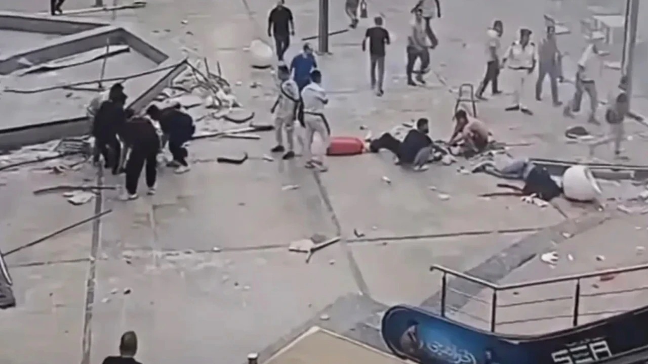 AVM'de patlama: Çok sayıda ölü ve yaralı var