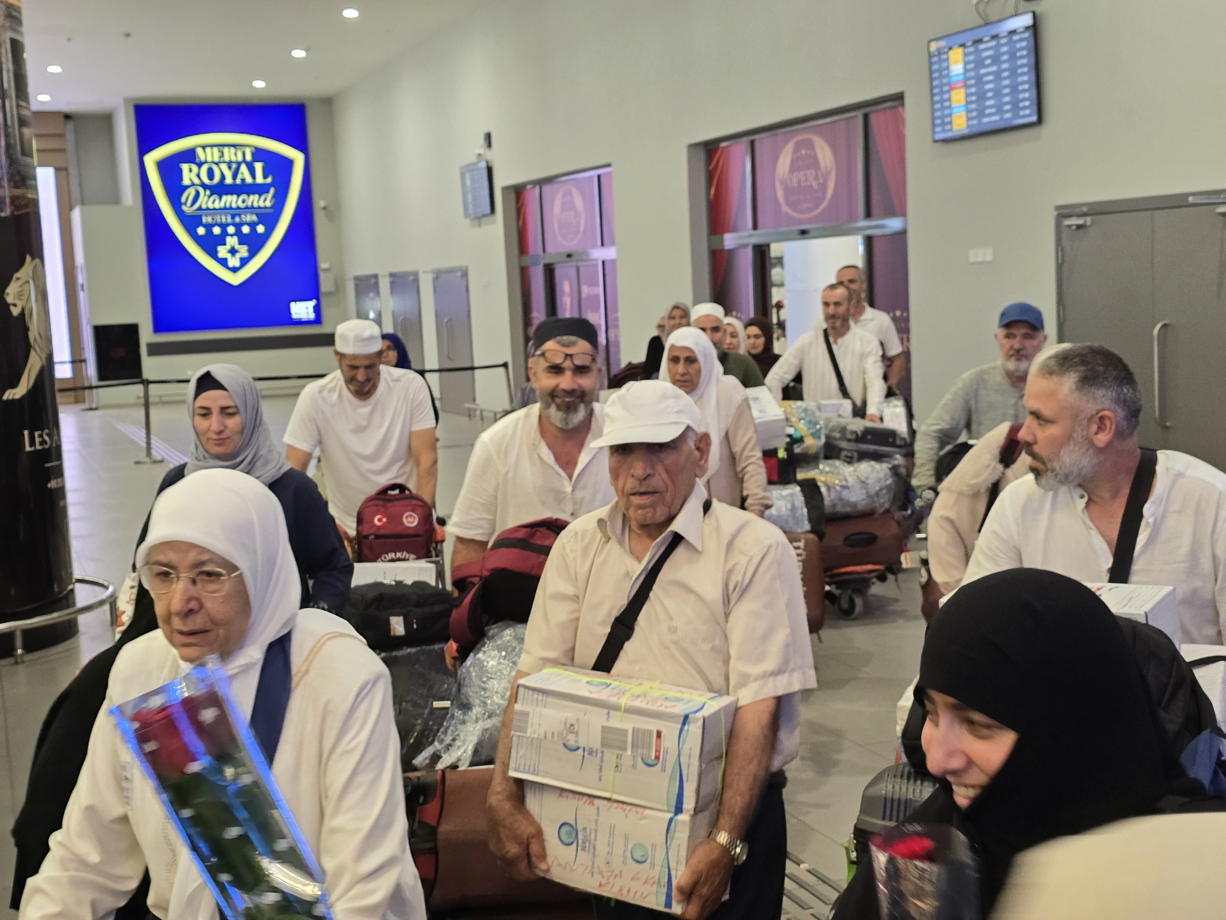 Hacılar yurda döndü