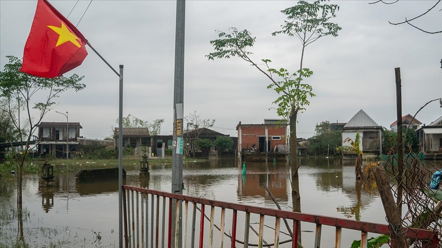 Vietnam’daki sellerde ölü sayısı 90'a yükseldi