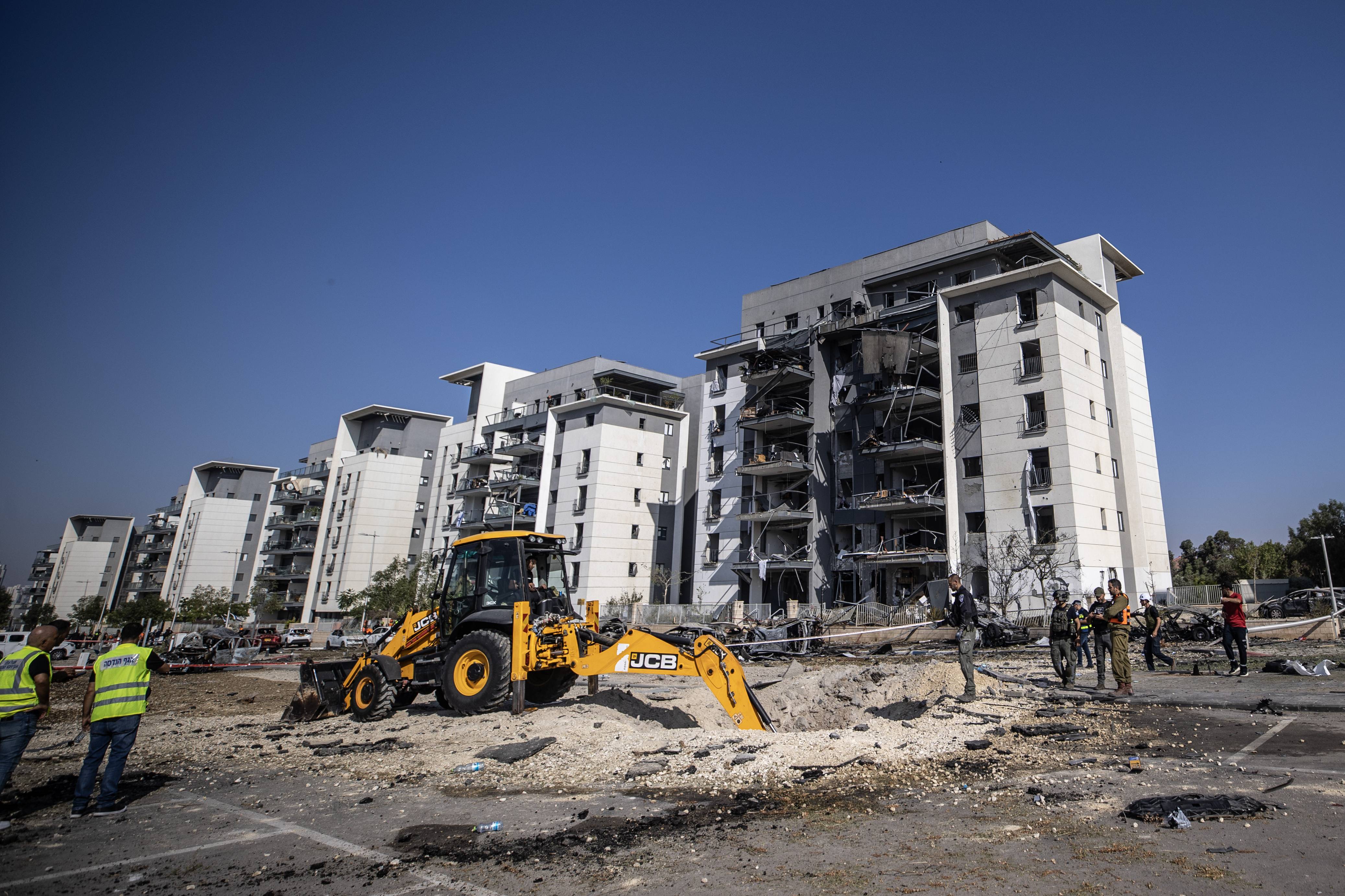 İran, İsrail’e yeniden füze saldırısı başlattı