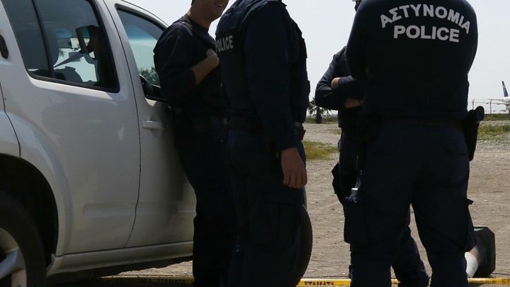 Rum polisi “Yeşil Hat Gözetim” şubesi Peristerona'da 16 düzensiz göçmen saptadı