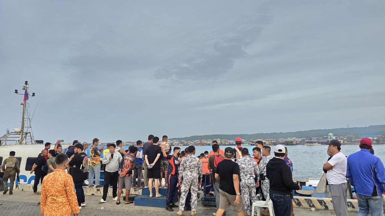 Filipinler'de batan feribotta hayatını kaybedenlerin sayısı 39'a yükseldi