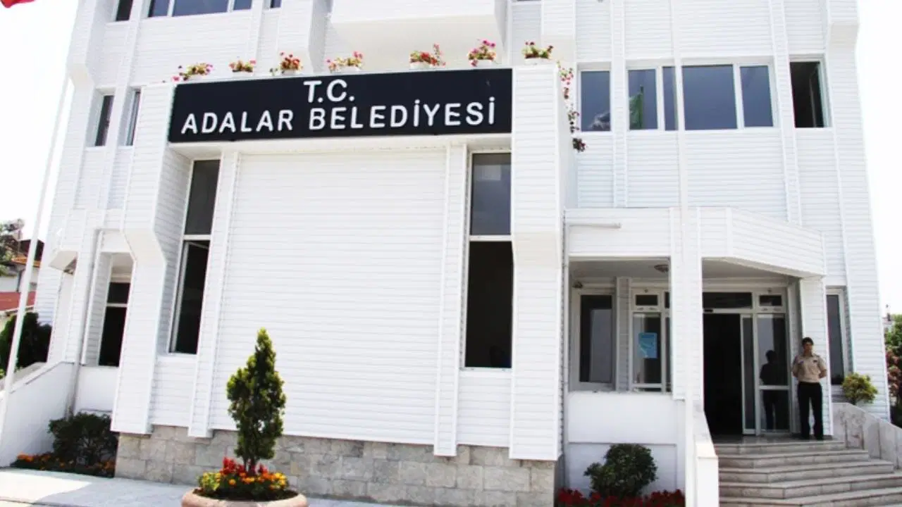 Adalar Belediye Başkanı Akpolat dahil 41 kişiye gözaltı