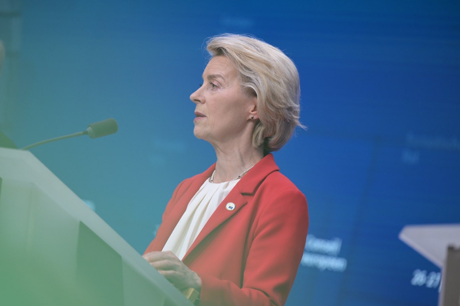 Von der Leyen güvensizlik oylamasını geçerek koltuğunu korudu