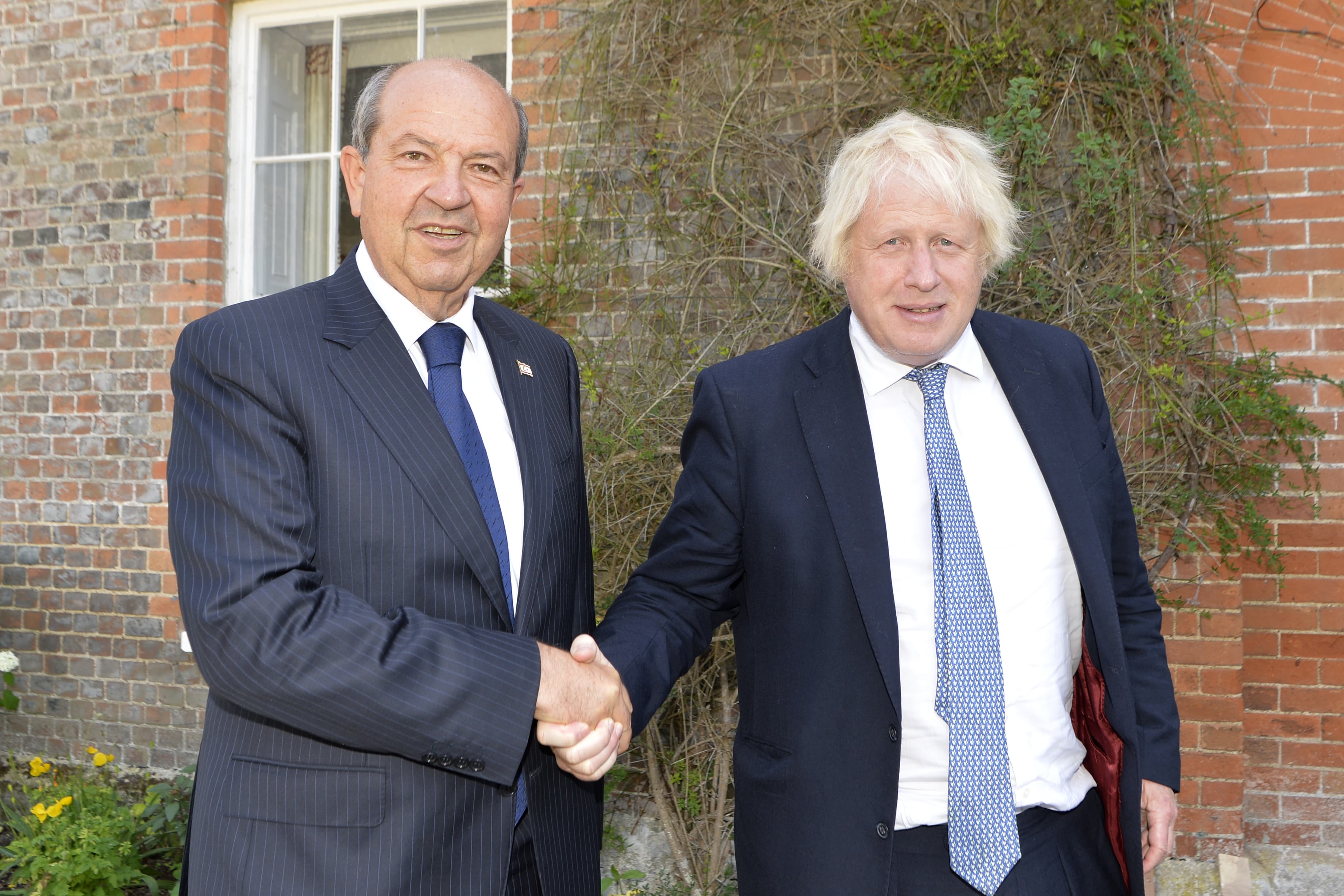 Tatar, Birleşik Krallık eski Başbakanı Boris Johnson ile görüştü