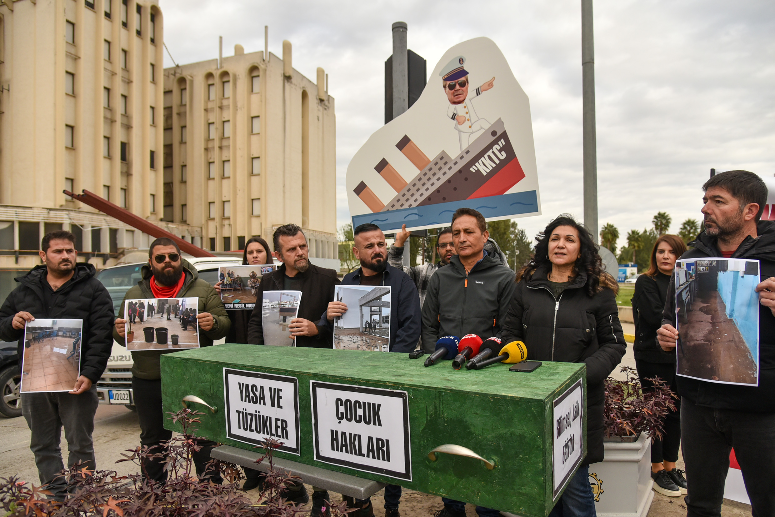 Eylem: Artık gemi yüzmüyor, gemi batmak üzere