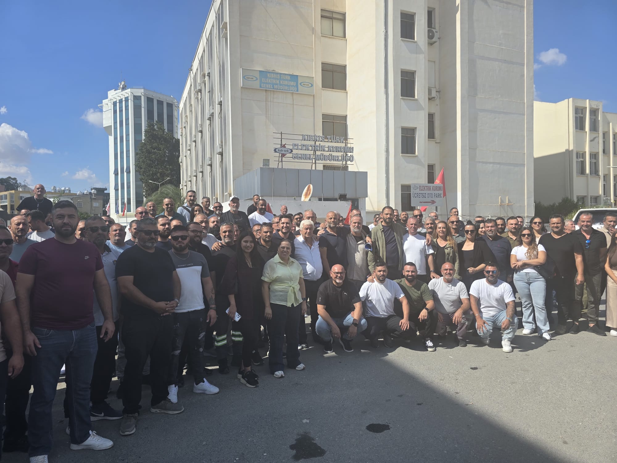 El-Sen grevi dördüncü gününde… Tuğcu: Yazılı taahhütler verilsin, hemen grevi kaldıralım