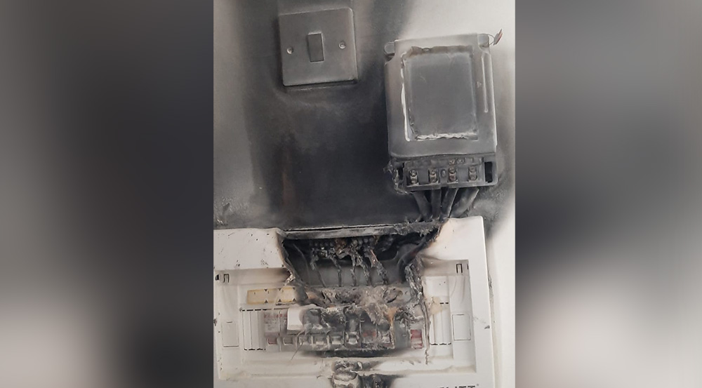 Ortaköy’de evde çıkan yangında elektrik panosu zarar gördü