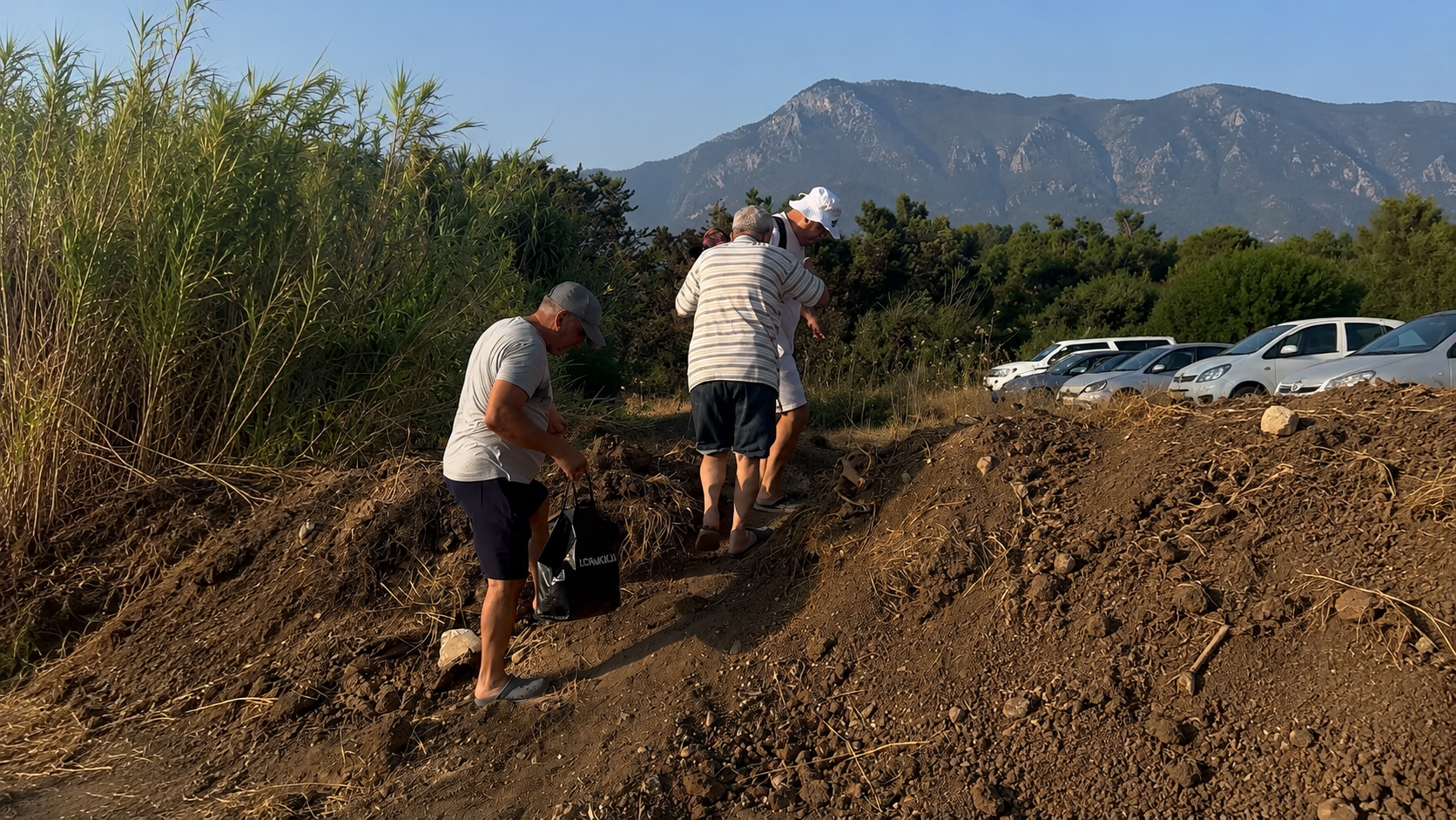 Skalez Plajı'na giden yol kapatıldı, bölgeliler isyan etti!