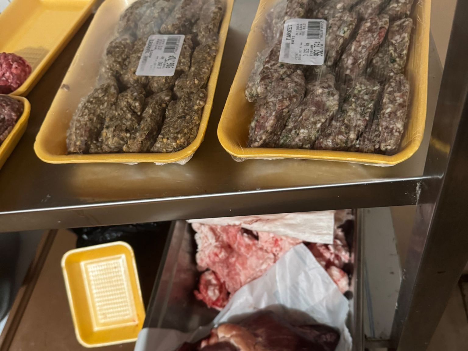 Mağusa’da bazı süpermarketlerdeki 800 kilo et ürünü imha edildi