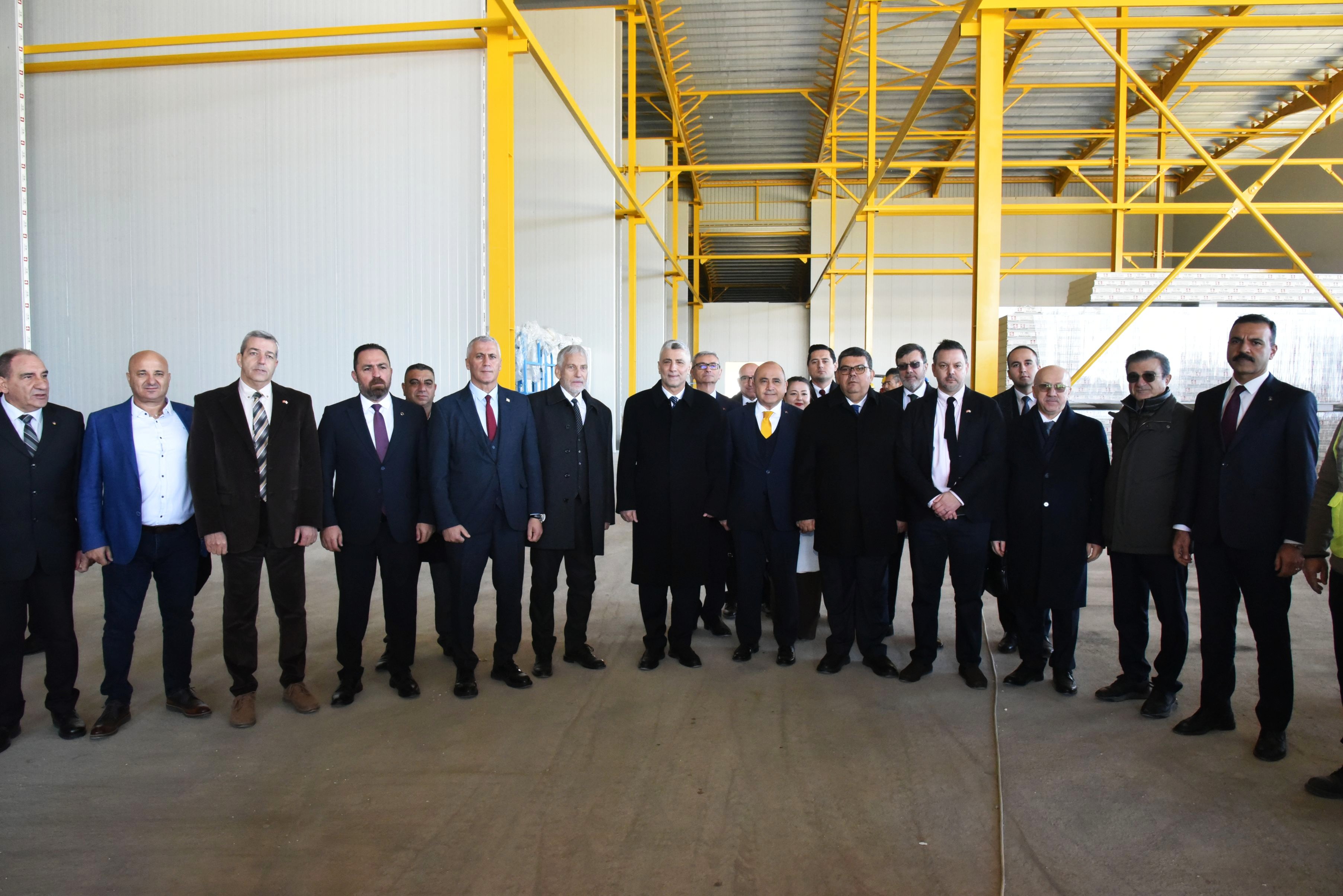 Bolat, Güzelyurt Soğuk Hava Deposu ve Entegre Tesisleri'nde incelemelerde bulundu