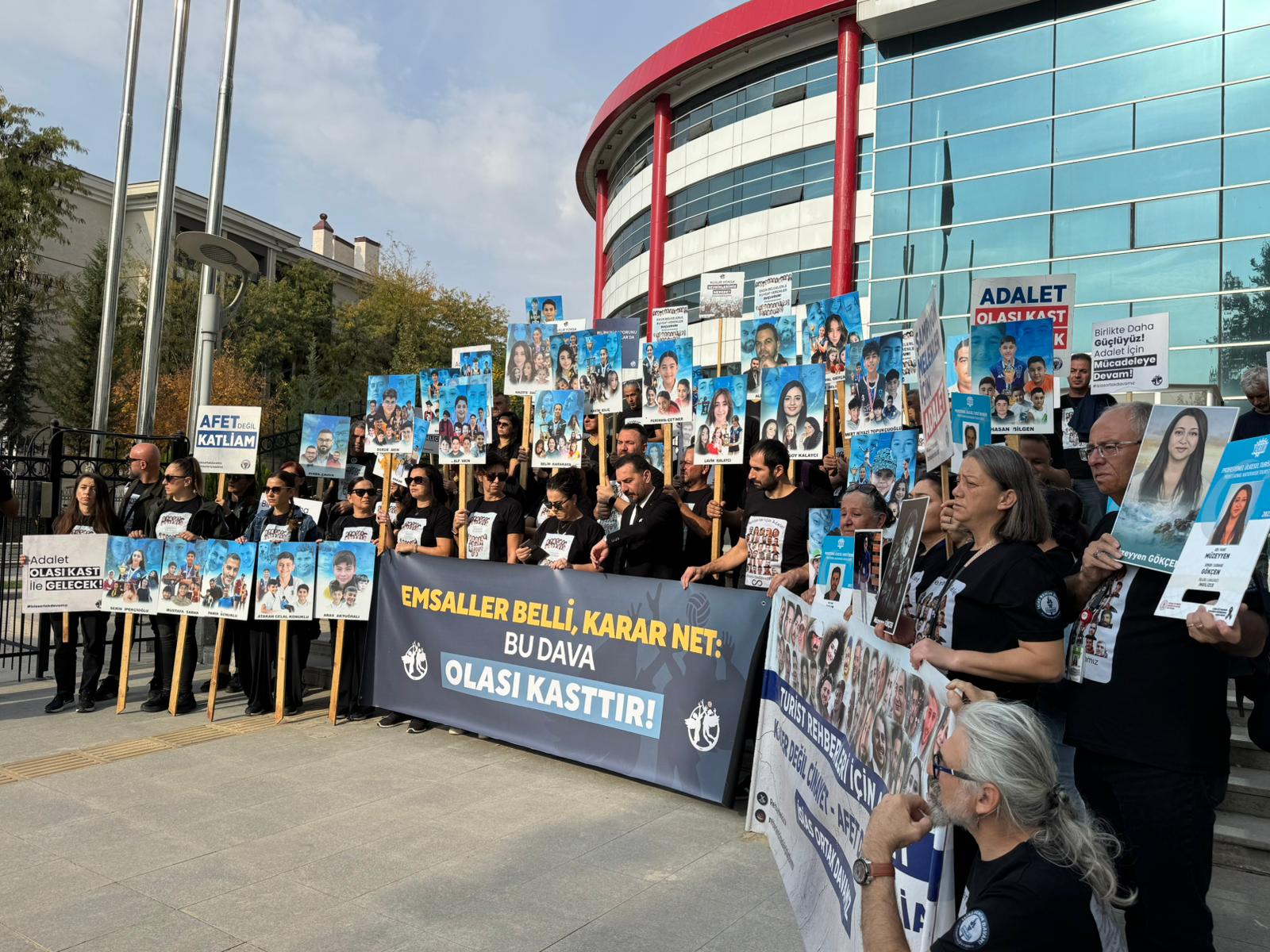 İsias Otel'in yıkılmasında kusuru bulunan kamu görevlileri davası 19 Ocak’a ertelendi