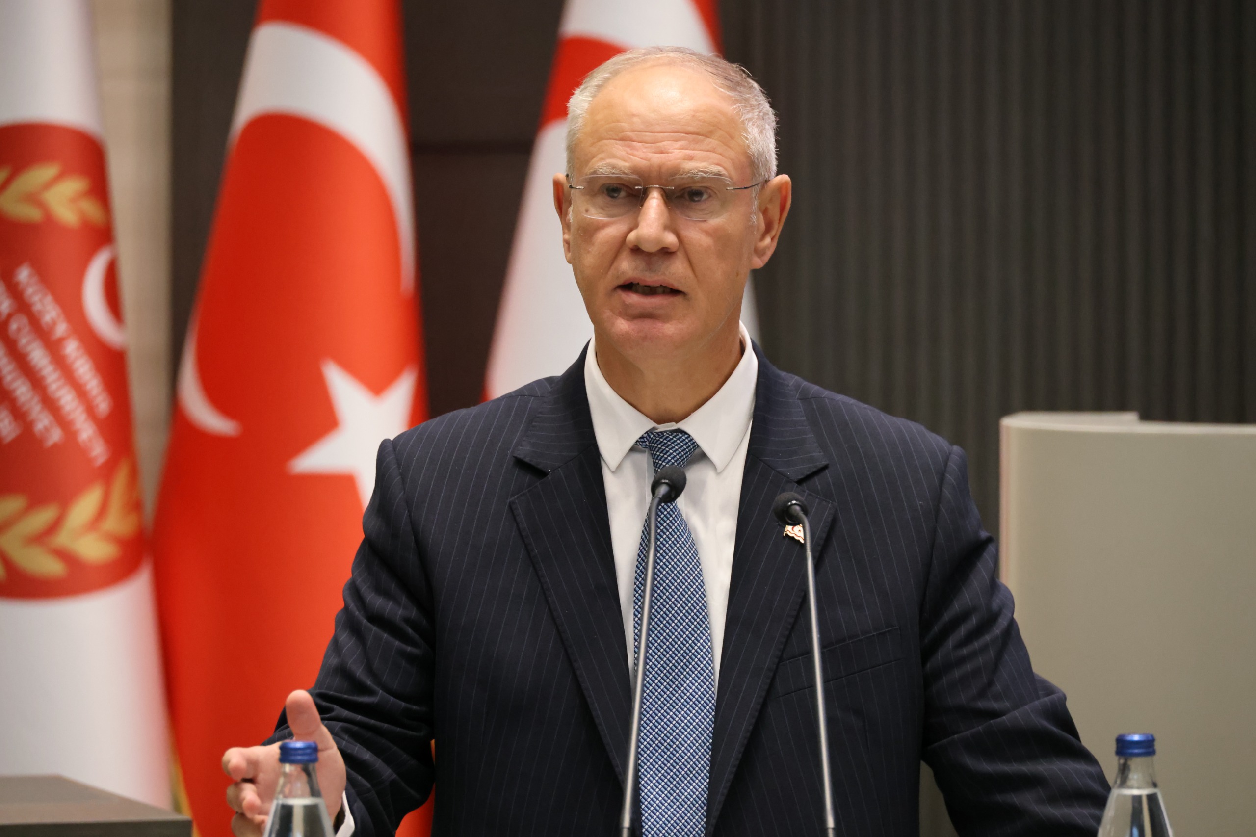Hasipoğlu: Bir çözüm olacaksa, adadaki gerçeklik üzerinden yapılması gerek