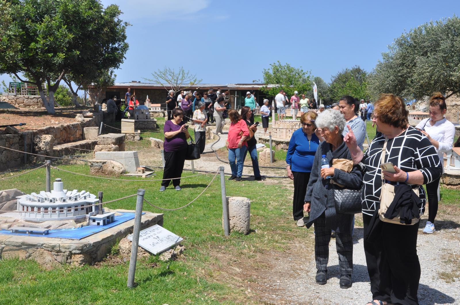 Güzelyurt Belediyesi Sosyal Hizmet Birimi’nin gezileri devam ediyor