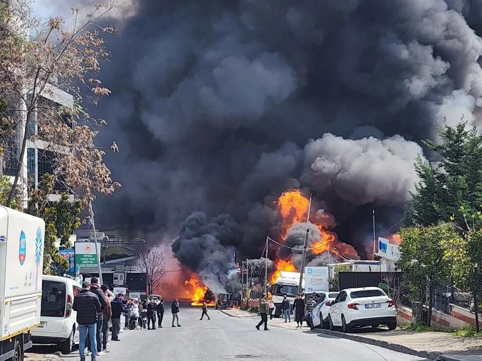İstanbul İkitelli'de kimya deposunda yangın