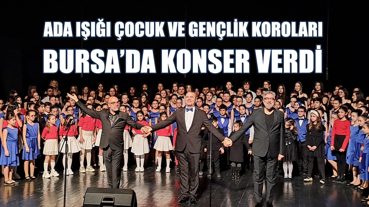 Konserde 200 Korist Sahnede Bir Araya Geldi
