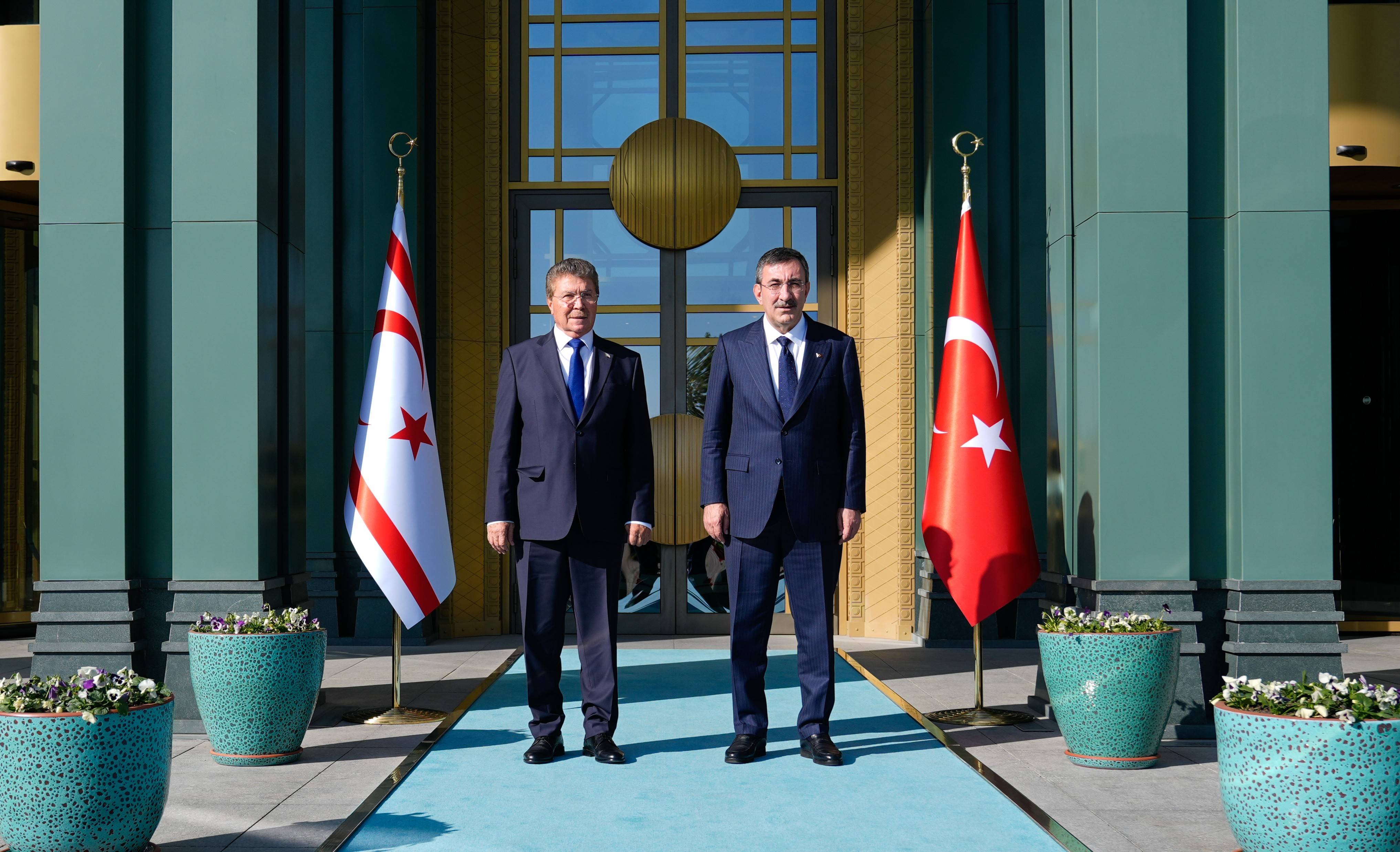 Yılmaz, Üstel ile görüştü: Haksız izolasyonları aşacağımıza yürekten inanıyorum