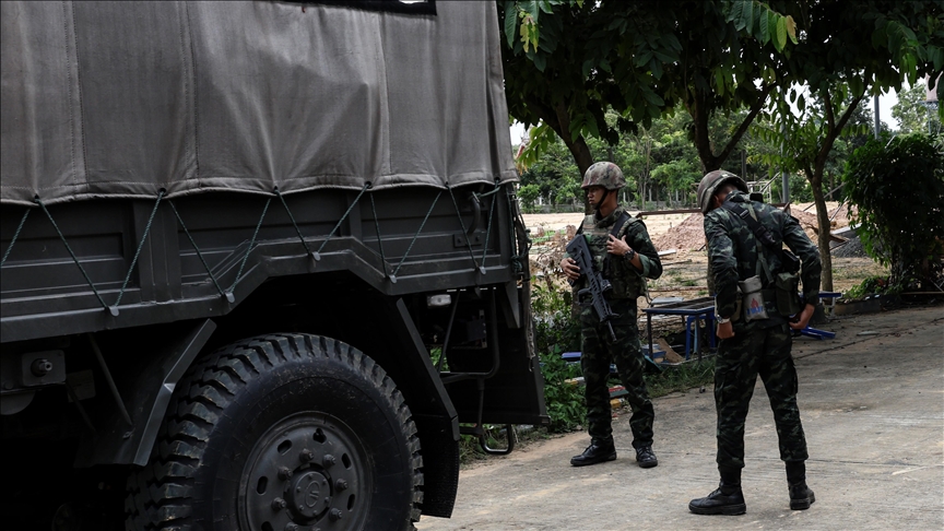 Tayland, Kamboçya’ya hava saldırısı yaptı