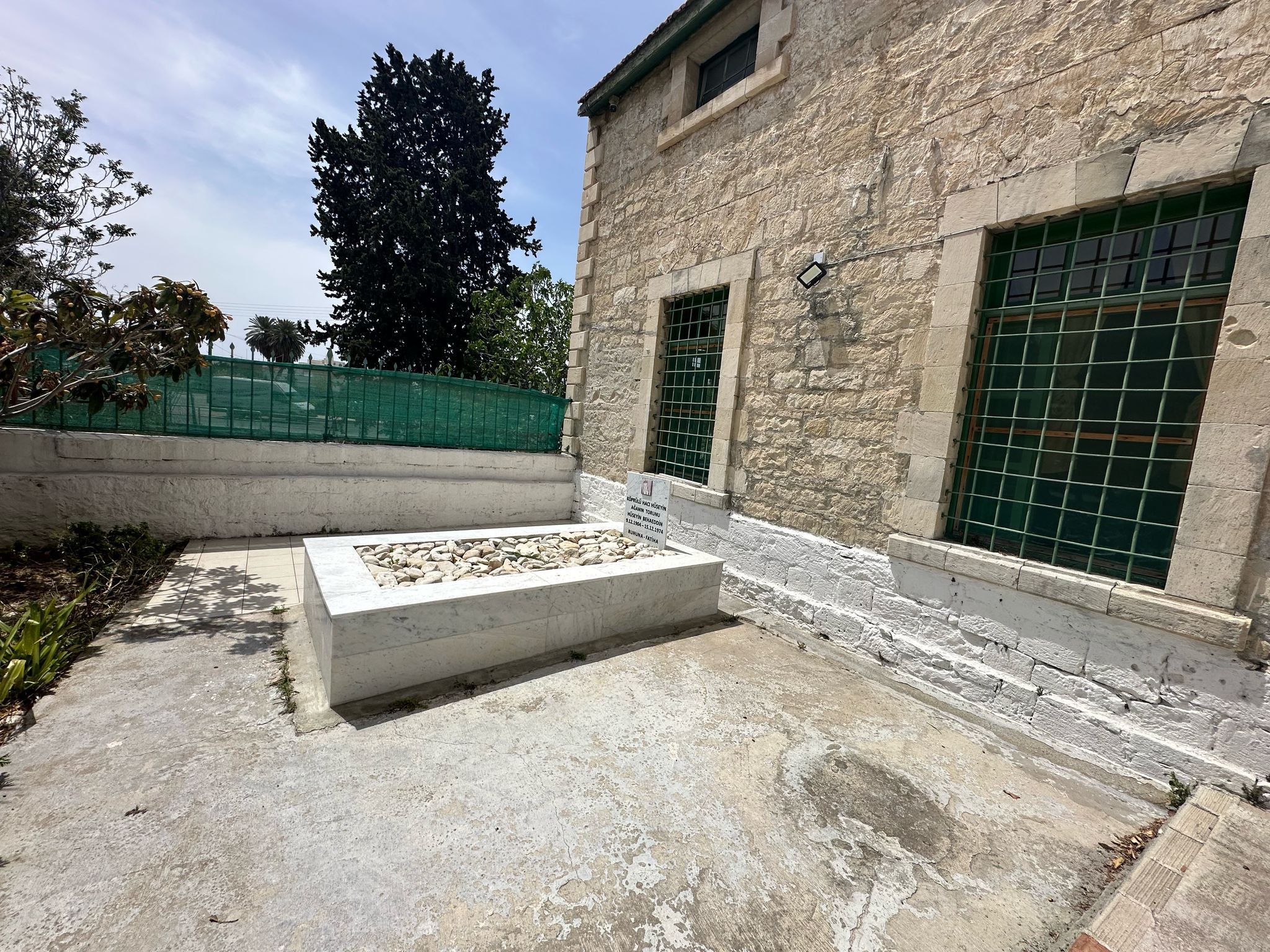 Vakıflar İdaresi Limasol'daki cami ve mezarlıkları yerinde inceledi
