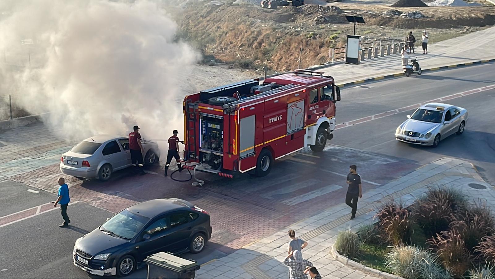 Seyir halindeki araçta yangın...