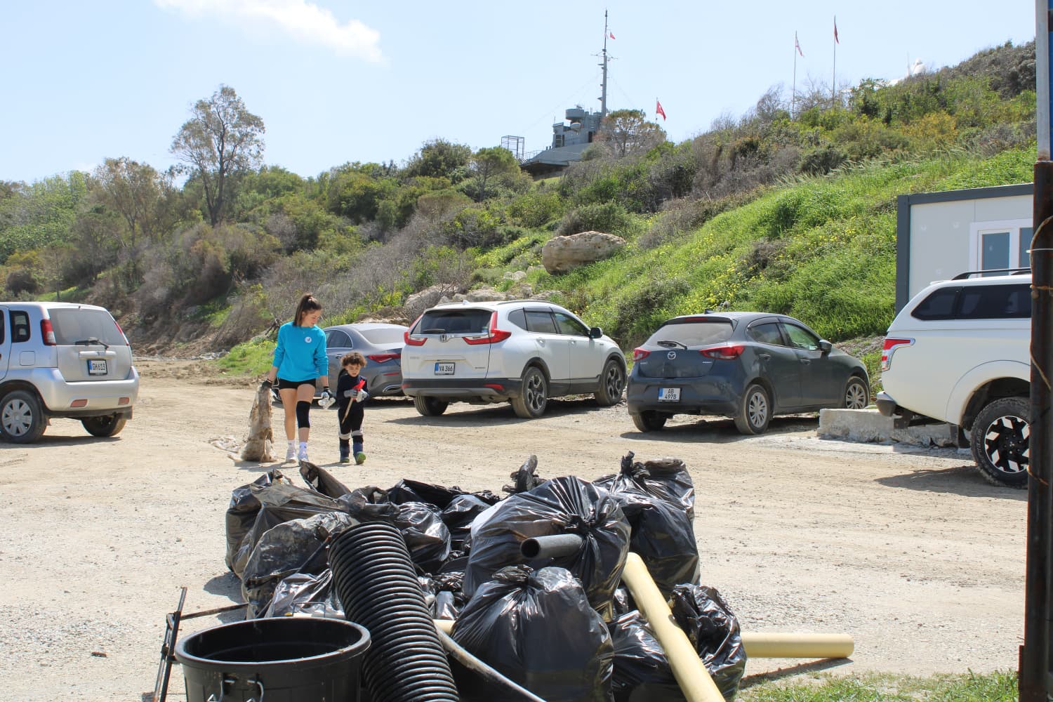 Alsancak’ta sahiller için temizlik seferberliği