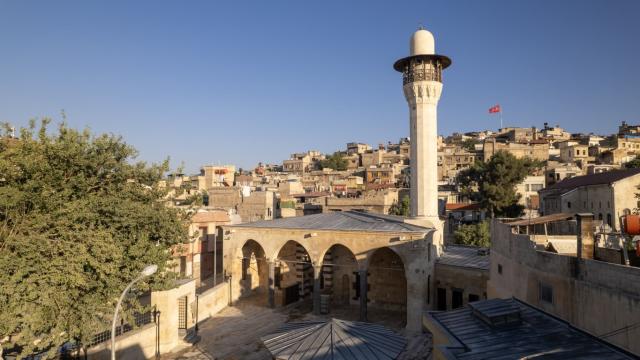 Macaristan'ın Szolnok kenti yakınlarında savaş uçağı düştü