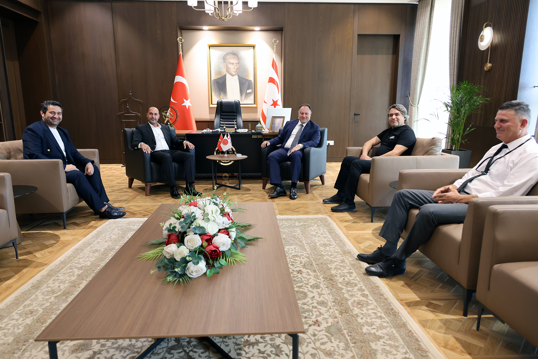 Öztürkler: Kıbrıs Türkü geleceğe umutla bakıyor