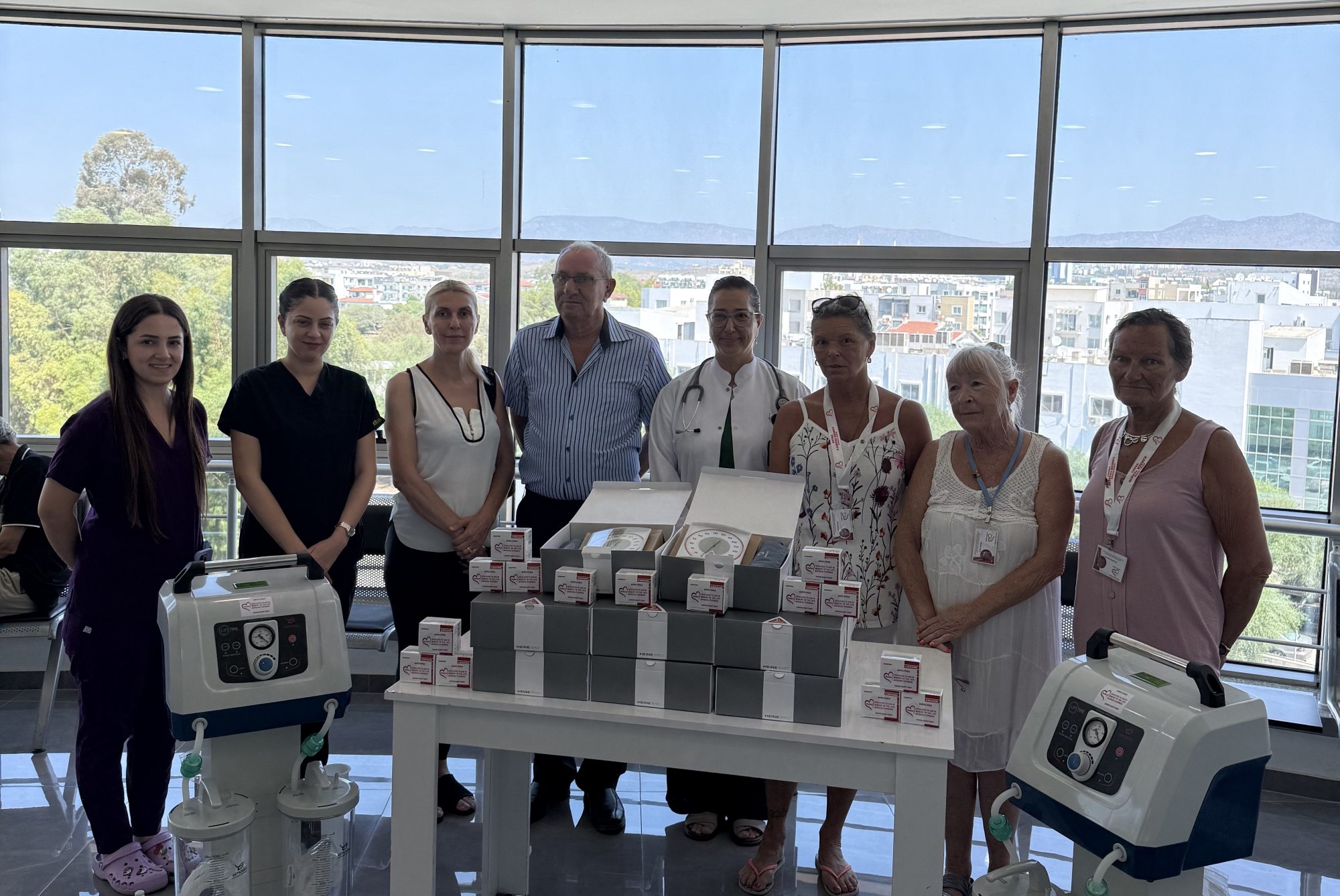 Heartbeat Derneği'nden onkoloji servisine 7 bin 875 sterlinlik tıbbi cihaz bağışı