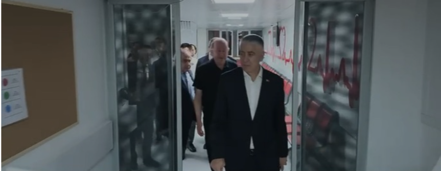 Özel, gemi faciasından kurtarılan yolcuları ziyaret etti