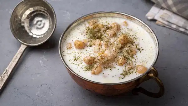 Yazın serinleten lezzet: Ayran aşı çorbası tarifi