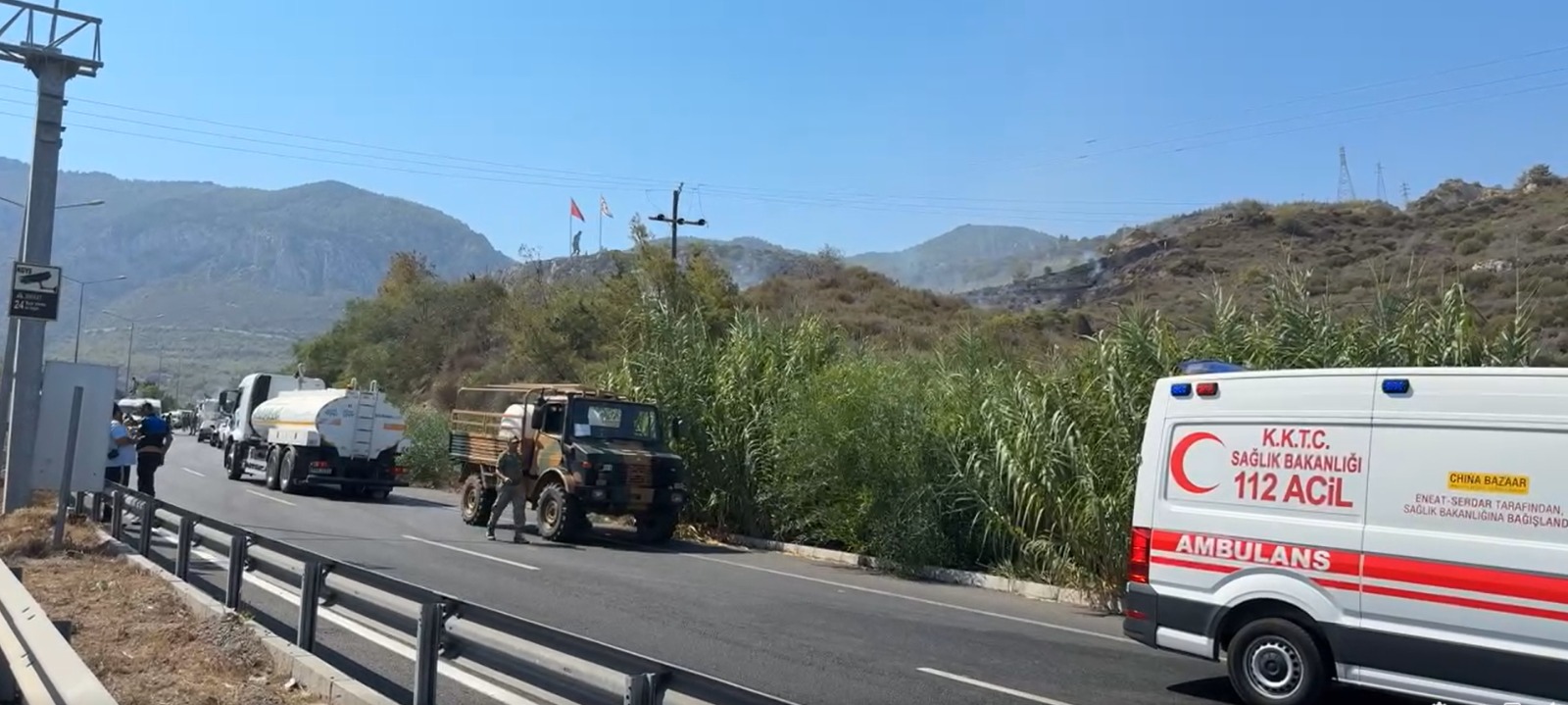 Sürücülerin dikkatine! Yangın nedeniyle anayol trafiğe kapandı