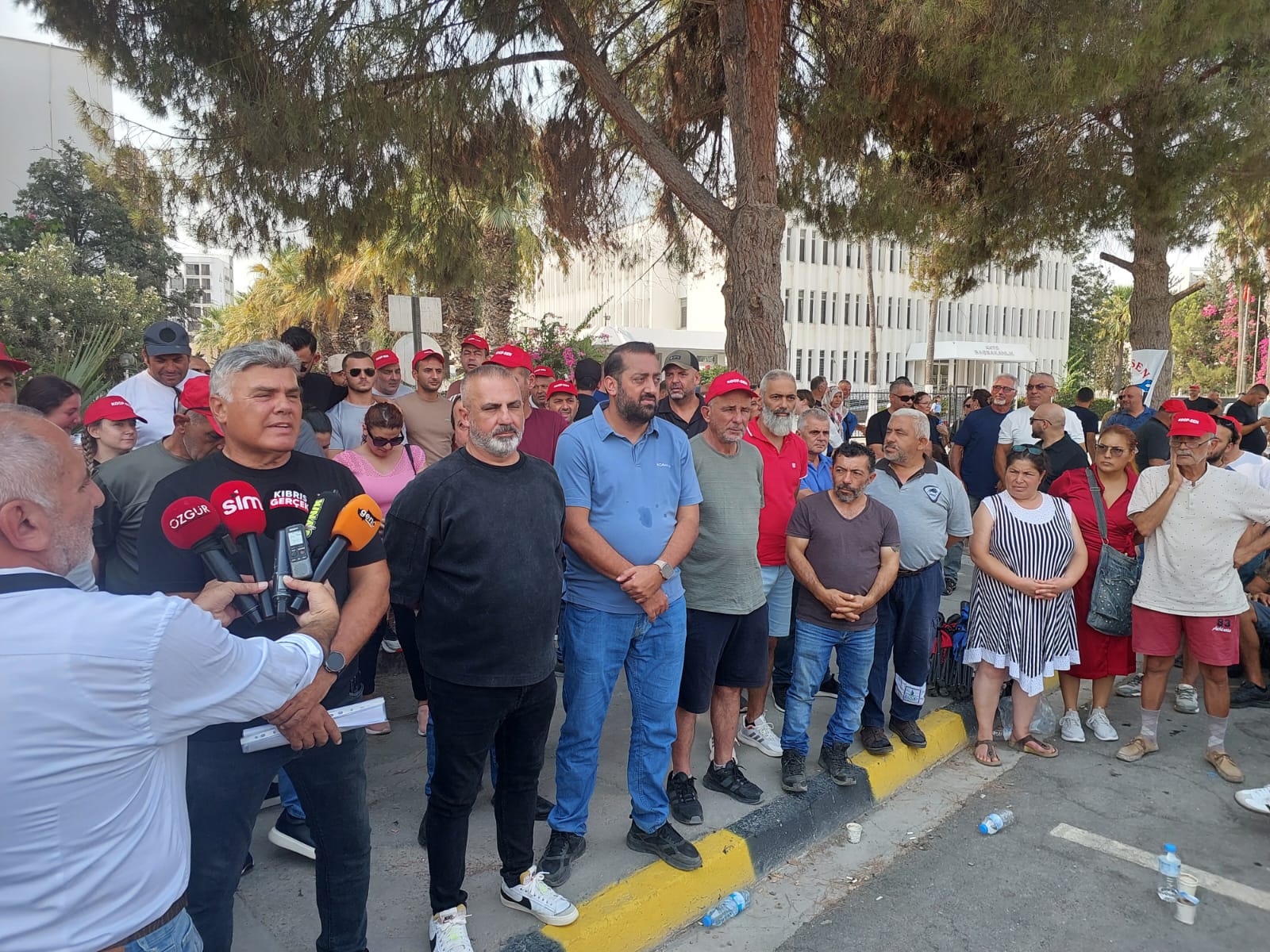 KOOP-SEN’in üç iştirakteki grevi dördüncü gününde…