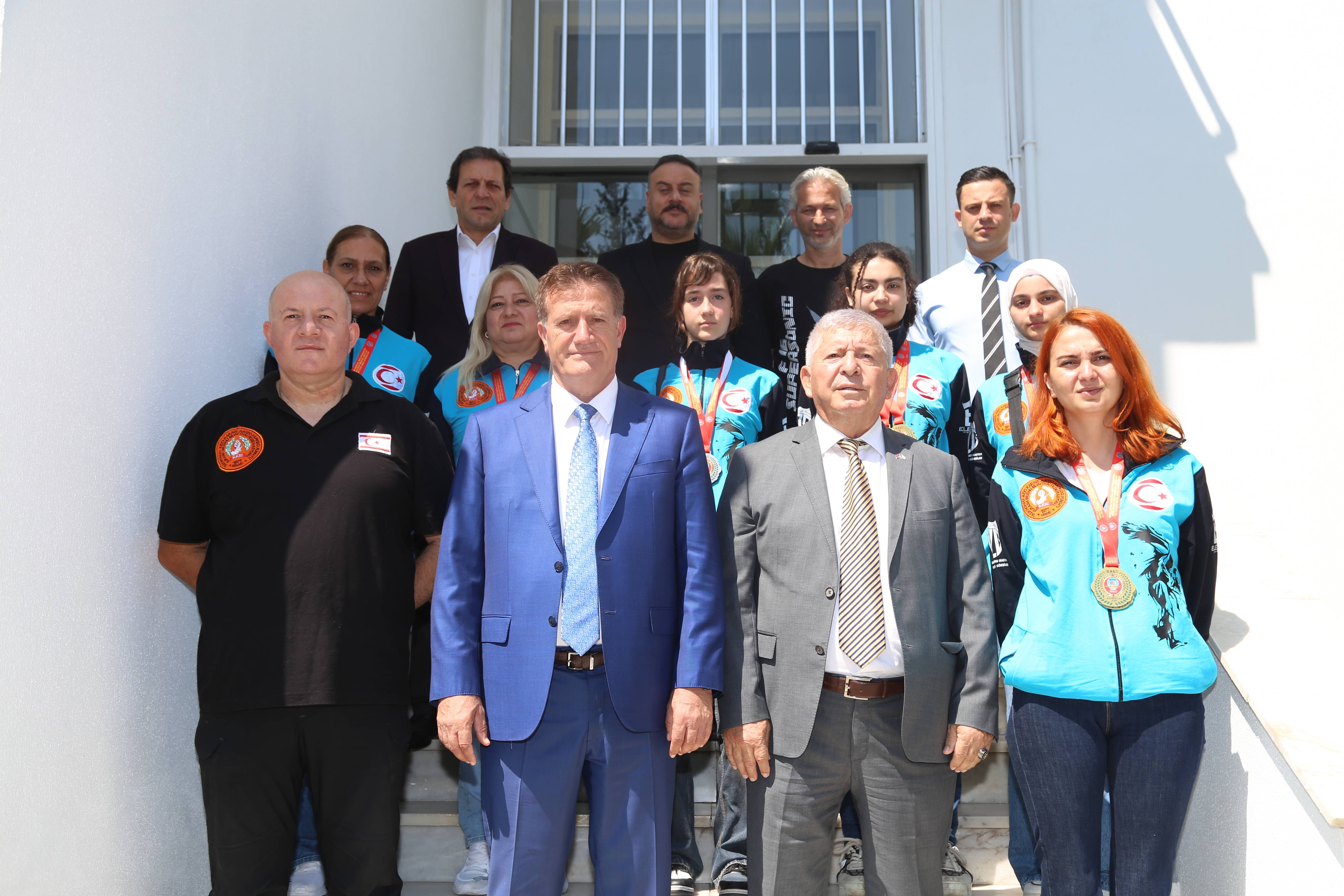 Arıklı: Uluslararası başarı kazanan sporcularımız ülkemizin pırlantalarıdır