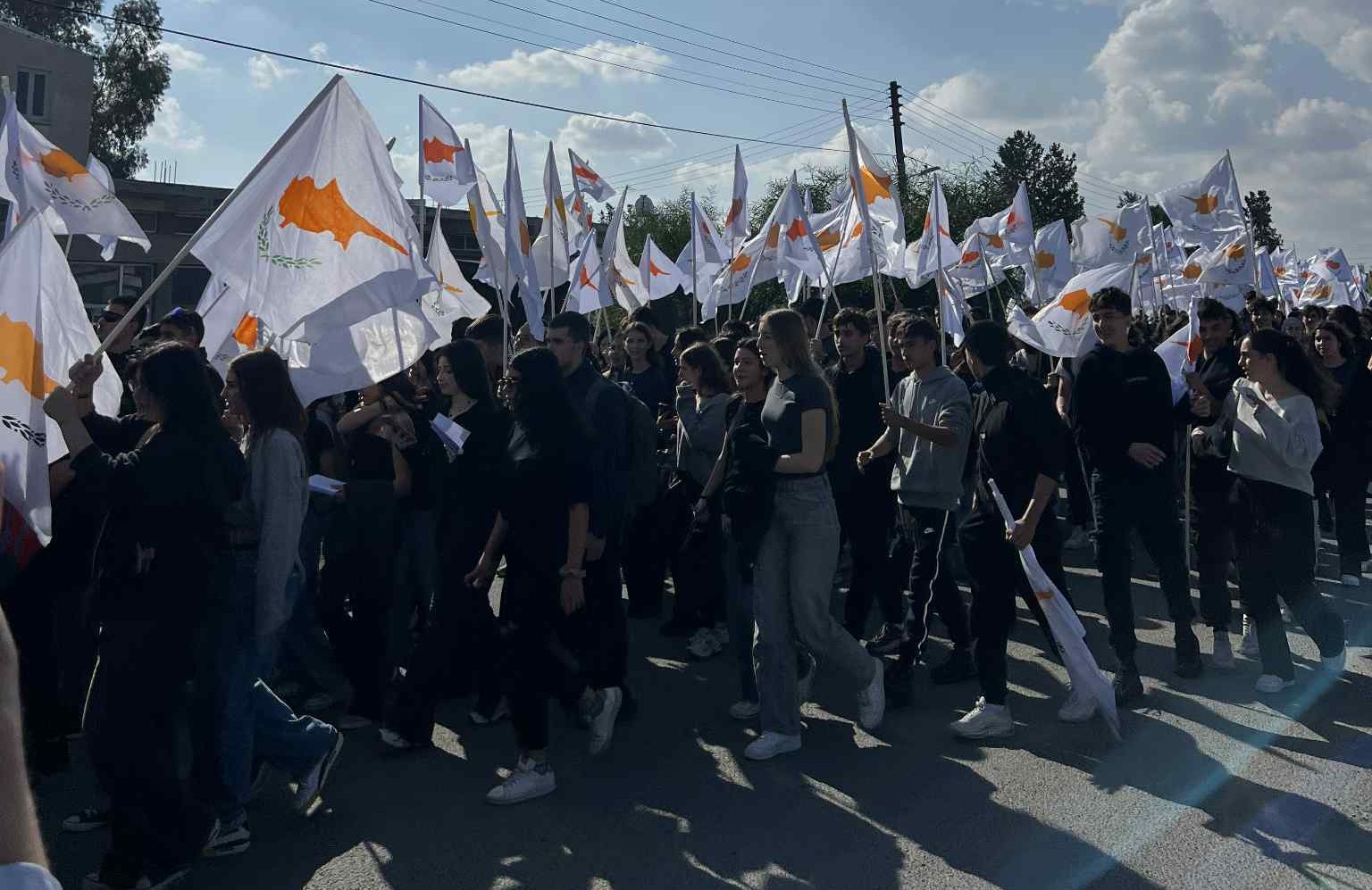 Güney Kıbrıs'taki öğrenciler KKTC'nin ilanını kınadı