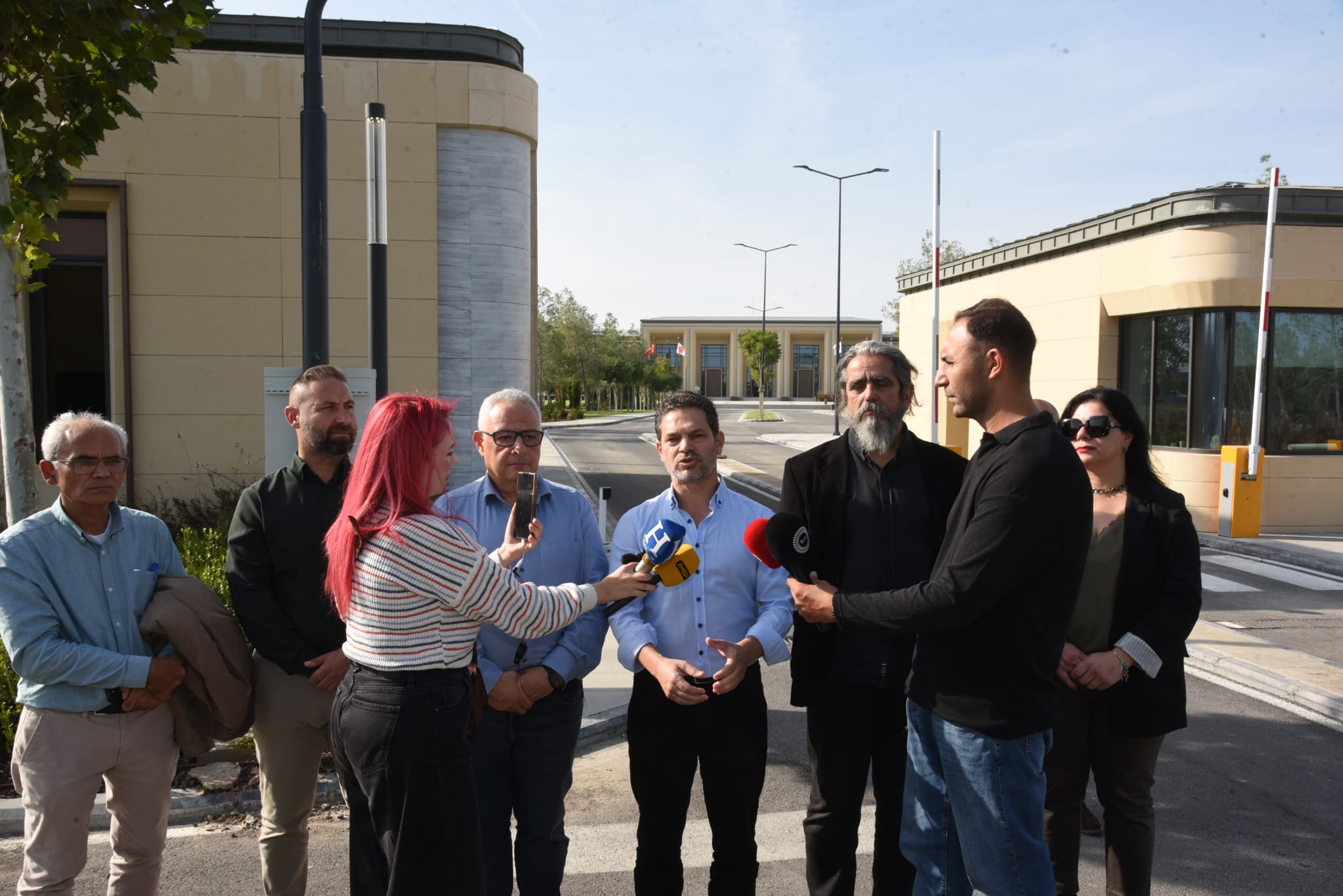 Hoşkara: DAÜ'ye ayrılan bütçe dışarıdan getirdiğimiz öğrencileri finanse ediyor