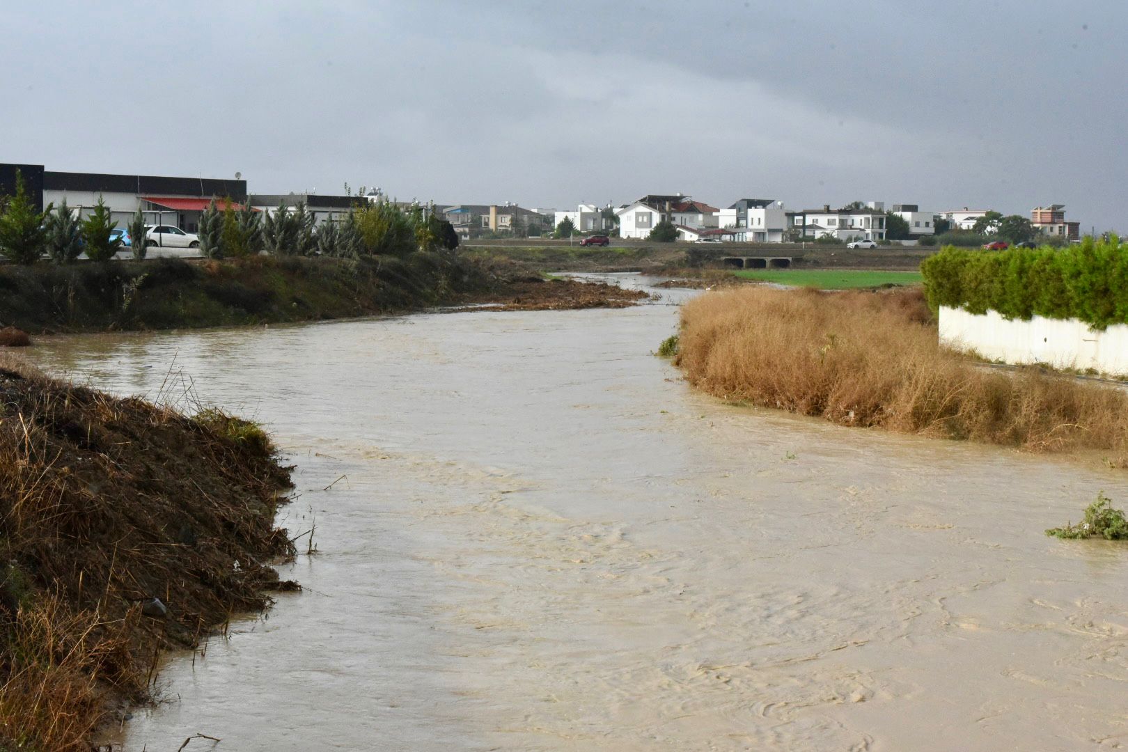 Harmancı: Devlet hastanesi ve dere kenarları risk altında