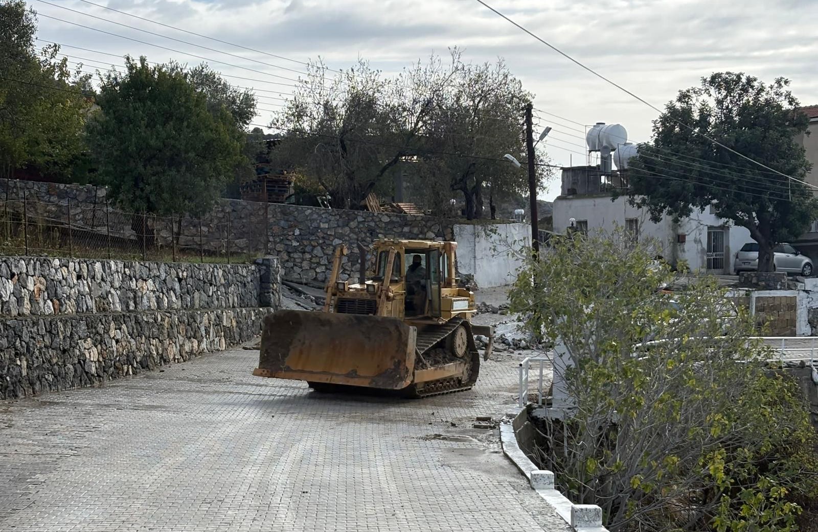 Kozanköy’de acil müdahale çalışmaları başlatıldı