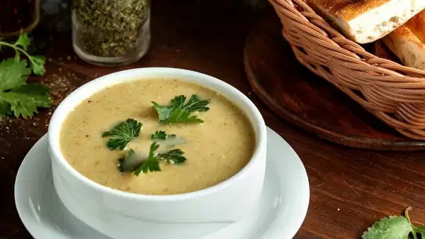 Karnabahar çorbası tarifi: Hem besleyici hem de leziz...