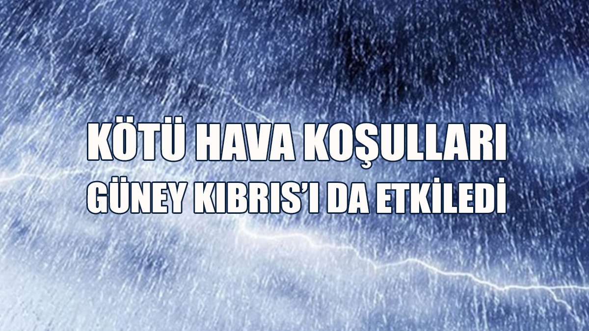 Hortumlar Ağaçların Devrilmesine Yol Açtı