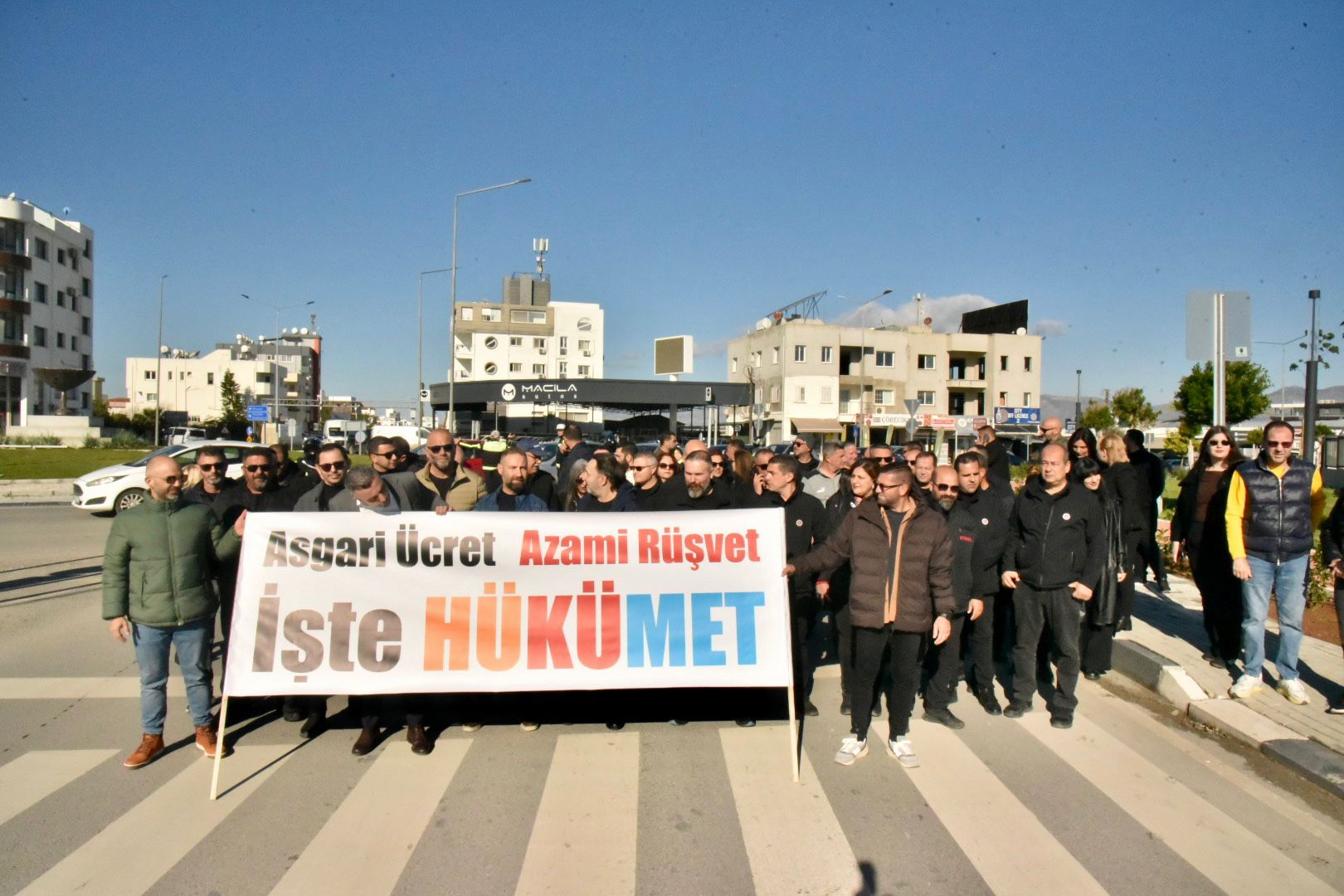 Sendikalar Başbakanlık ışıklarına yürüyor…