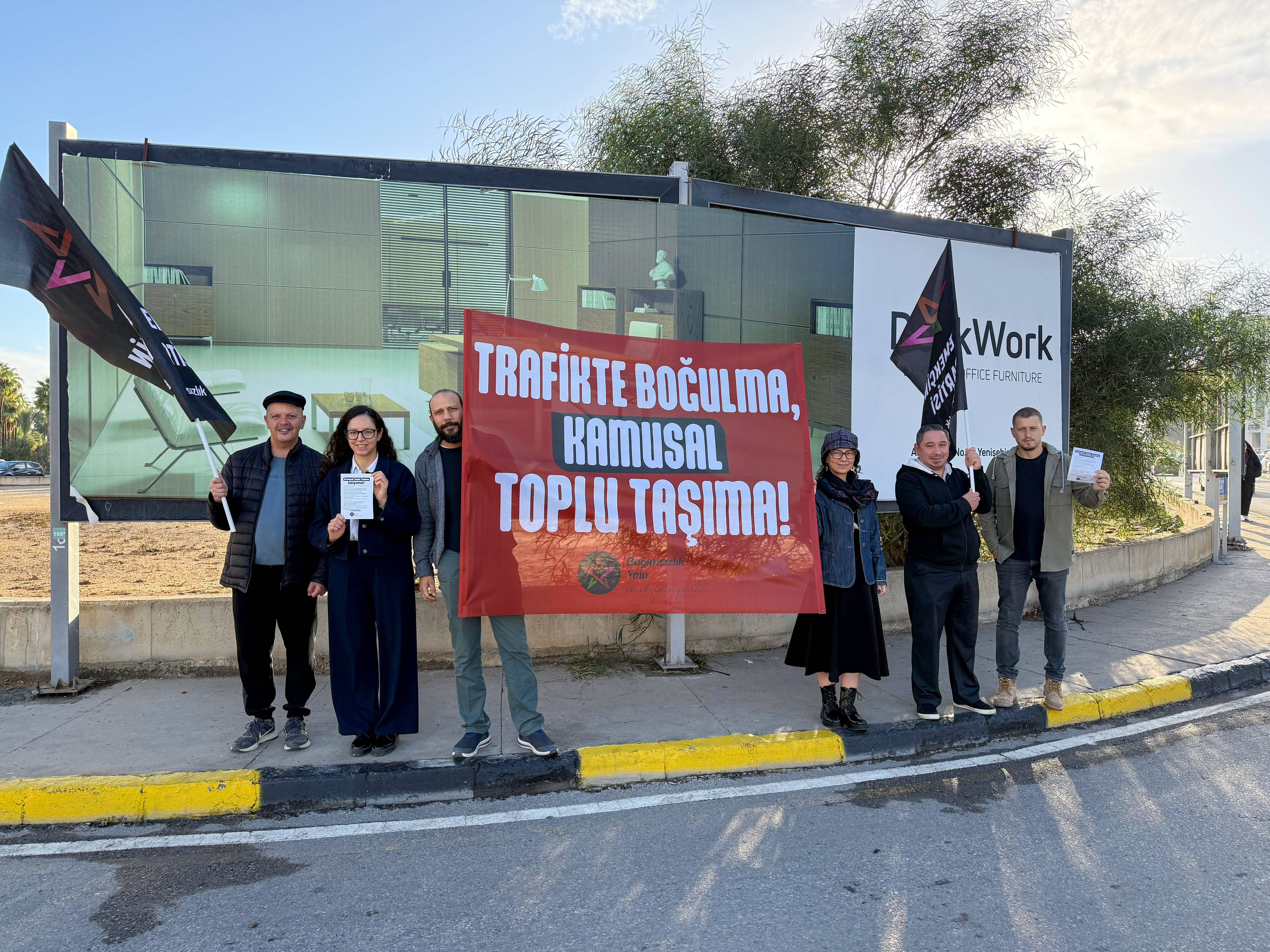 Bağımsızlık Yolu’ndan kamusal toplu taşıma talebiyle eylem...